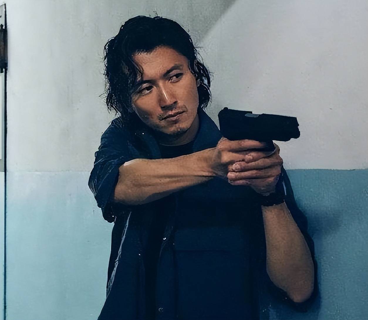 已荣升为股东与百亿富豪同坐台阶上！MG不